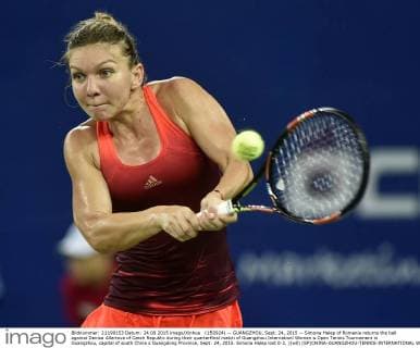 (150924) -- GUANGZHOU, Sept. 24, 2015 -- Simona Halep of Romania returns the ball against Denisa Allertova of Czech Republic during their quarterfinal match of Guangzhou Internationl Women s Open Tennis Tournament in Guangzhou, capital of south China s Guangdong Province, Sept. 24, 2015. Simona Halep lost 0-2. )(wll) (SP)CHINA-GUANGZHOU-TENNIS-INTERNATIONAL WOMEN S OPEN-QUARTERFINAL LiangxXu 