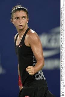 (150924) -- GUANGZHOU, Sept. 24, 2015 -- Sara Errani of Italy celebrates during thequarterfinal match of Guangzhou Internationl Women s Open Tennis Tournament against Zheng Saisai of China in Guangzhou, capital of south China s Guangdong Province, Sept. 24, 2015. Sara Errani won 2-0. )(wll) (SP)CHINA-GUANGZHOU-TENNIS-INTERNATIONAL WOMEN S OPEN-QUARTERFINAL LiangxXu 