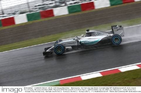 Motorsports: FIA Formula One World Championship WM Weltmeisterschaft 2015, Grand Prix of Japan, 44 Lewis Hamilton (GBR, Mercedes AMG Petronas Formula One Team), xHOCHxZWEIx