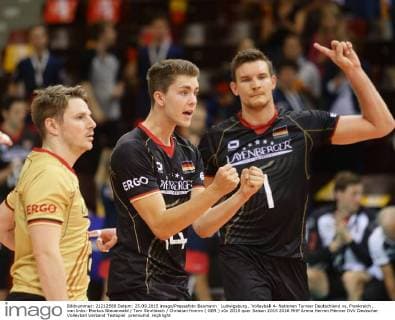 Ludwigsburg , Volleyball 4- Nationen Turnier Deutschland vs. Frankreich , von links: Markus Steuerwald Tom Strohbach Christian fromm ( GER )