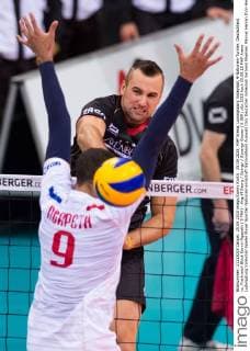 25.09.2015, MHP Arena, Ludwigsburg Volleyball, 4-Nationen-Turnier, Deutschland vs. Frankreich Block Earvin Ngapeth ( 9 FRA) - Angriff Georg György Gyoergy Grozer ( 9 GER)