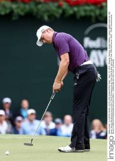 Sept. 25, 2015 - Atlanta, Georgia, United States - Jordan Spieth putts the 18th green during the second round of the TOUR Championship by Coca-Cola at East Lake Golf Club. PGA Golf Herren 2015 - TOUR Championship - Round 2 - ZUMAw109