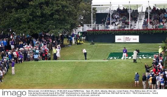 Sept. 25, 2015 - Atlanta, Georgia, United States - Rory McIlroy tees off the 18th hole during the second round of the TOUR Championship by Coca-Cola at East Lake Golf Club. PGA Golf Herren 2015 - TOUR Championship - Round 2 - ZUMAw109
