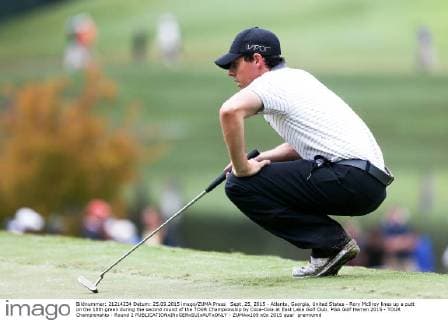 Sept. 25, 2015 - Atlanta, Georgia, United States - Rory McIlroy lines up a putt on the 18th green during the second round of the TOUR Championship by Coca-Cola at East Lake Golf Club. PGA Golf Herren 2015 - TOUR Championship - Round 2 - ZUMAw109