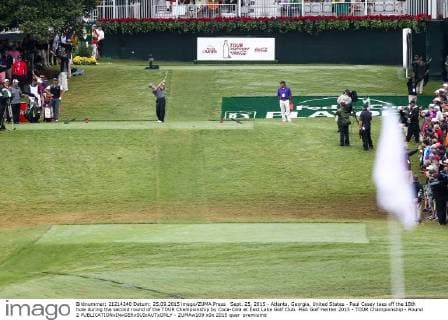 Sept. 25, 2015 - Atlanta, Georgia, United States - Paul Casey tees off the 18th hole during the second round of the TOUR Championship by Coca-Cola at East Lake Golf Club. PGA Golf Herren 2015 - TOUR Championship - Round 2 - ZUMAw109