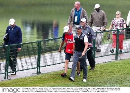 Sept. 25, 2015 - Atlanta, Georgia, United States - Henrik Stenson (R) and his caddie Gareth Lord approach the 18th green during the second round of the TOUR Championship by Coca-Cola at East Lake Golf Club. PGA Golf Herren 2015 - TOUR Championship - Round 2 - ZUMAw109