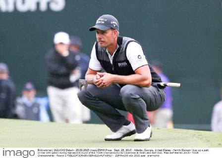 Sept. 25, 2015 - Atlanta, Georgia, United States - Henrik Stenson lines up a putt on the 18th green during the second round of the TOUR Championship by Coca-Cola at East Lake Golf Club. PGA Golf Herren 2015 - TOUR Championship - Round 2 - ZUMAw109