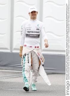 Motorsports: FIA Formula One World Championship WM Weltmeisterschaft 2015, Grand Prix of Japan, 6 Nico Rosberg (GER, Mercedes AMG Petronas Formula One Team), xHOCHxZWEIx