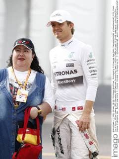 Motorsports: FIA Formula One World Championship WM Weltmeisterschaft 2015, Grand Prix of Japan, 6 Nico Rosberg (GER, Mercedes AMG Petronas Formula One Team), xHOCHxZWEIx