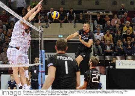 Georg GROZER (GER),Schmetterball,Aktion, Deutschland (GER)-Frankreich (FRA). Volleyball Vier Laenderturnier in Ludwigsburg am 25.09.2015.