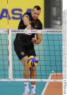 Georg GROZER (GER),Schmetterball,Aktion,Einzelbild,angeschnittenes Einzelmotiv,Halbfigur,halbe Figur Deutschland (GER)-Frankreich (FRA). Volleyball Vier Laenderturnier in Ludwigsburg am 25.09.2015.