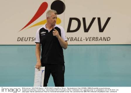 Bundestrainer Vital HEYNEN (GER),Einzelbild,angeschnittenes Einzelmotiv,Halbfigur,halbe Figur. Deutschland (GER)-Frankreich (FRA). Volleyball Vier Laenderturnier in Ludwigsburg am 25.09.2015.