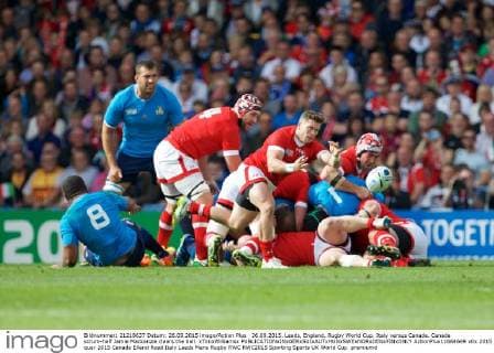 26.09.2015. Leeds, England. Rugby World Cup. Italy versus Canada. Canada scrum-half Jamie Mackenzie clears the ball. xTimxWilliamsx  ActionPlus11664669