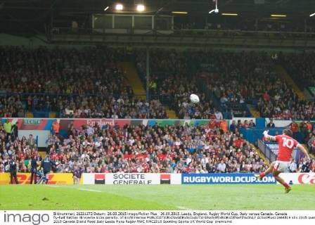 26.09.2015. Leeds, England. Rugby World Cup. Italy versus Canada. Canada fly-half Nathan Hirayama kicks penalty. xTimxWilliamsx  ActionPlus11664819