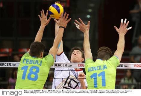 Ludwigsburg , Volleyball 4- Nationen Turnier Deutschland vs. Slowenien , Jochen Schöps ( GER )