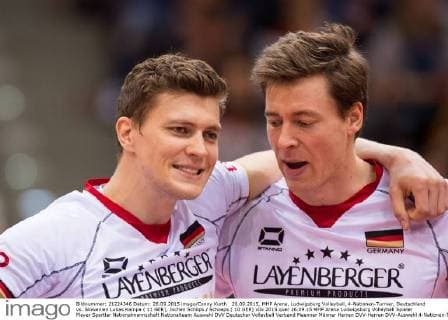 26.09.2015, MHP Arena, Ludwigsburg Volleyball, 4-Nationen-Turnier, Deutschland vs. Slowenien Lukas Kampa ( 11 GER), Jochen Schöps Schoeps ( 10 GER)
