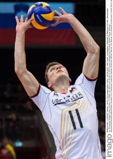 26.09.2015, MHP Arena, Ludwigsburg Volleyball, 4-Nationen-Turnier, Deutschland vs. Slowenien Zuspiel Lukas Kampa ( 11 GER)