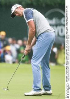 Sept. 26, 2015 - Atlanta, Georgia, United States - Henrik Stenson putts the 18th green during the third round of the TOUR Championship by Coca-Cola at East Lake Golf Club. PGA Golf Herren 2015 - TOUR Championship - Round 3 - ZUMAw109
