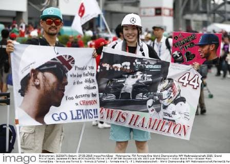 Motorsports: FIA Formula One World Championship WM Weltmeisterschaft 2015, Grand Prix of Japan, Japanese F1 fans xHOCHxZWEIx