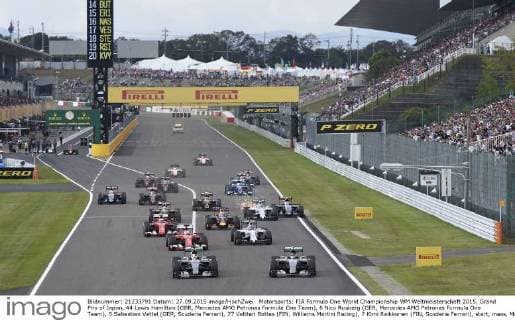 Motorsports: FIA Formula One World Championship WM Weltmeisterschaft 2015, Grand Prix of Japan, 44 Lewis Hamilton (GBR, Mercedes AMG Petronas Formula One Team), 6 Nico Rosberg (GER, Mercedes AMG Petronas Formula One Team), 5 Sebastian Vettel (GER, Scuderia Ferrari), 77 Valtteri Bottas (FIN, Williams Martini Racing), 7 Kimi Raikkonen (FIN, Scuderia Ferrari), start, mass, Masse, Menge, viele, many xHOCHxZWEIx