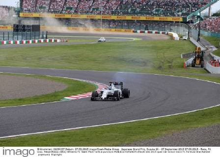 Japanese Grand Prix, Suzuka 24 - 27 September 2015 27.09.2015 - Race, Pit stop, Felipe Massa (BRA) Williams F1 Team FW37 with a puncture 