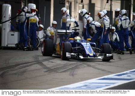 Japanese Grand Prix, Suzuka 24 - 27 September 2015 27.09.2015 - Race, Pit stop, Marcus Ericsson (SUE) Sauber C34 