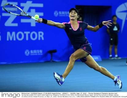 (150927) -- WUHAN, Sept. 27, 2015 -- Monica Niculescu of Romania returns a ball during the singles first round match againt Liu Fangzhou of China at 2015 WTA Tennis Damen Wuhan Open Tennis Tournament in Wuhan, capital of central China s Hubei Province, on Sept. 27, 2015. Monica Niculescu won 2-0. ) (SP)CHINA-WUHAN-TENNIS-WTA-WUHAN OPEN-1ST ROUND(CN) ChengxMin 