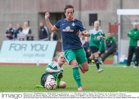 v.li.: Nina Klöhn (Klohn, Kloehn, Tura Meldorf, 19) im Zweikampf mit Maren Wallenhorst (SV Werder Bremen, 25), Fussball, DFB-Pokal der Frauen, Tura Meldorf - SV Werder Bremen, xobx