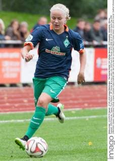 Pia-Sophie Wolter (SV Werder Bremen, 10) Freisteller, Einzelbild, Aktion, Fussball, DFB-Pokal der Frauen, Tura Meldorf - SV Werder Bremen, xobx