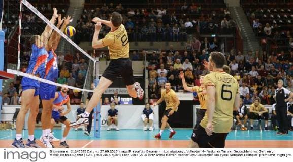 Ludwigsburg , Volleyball 4- Nationen Turnier Deutschland vs. Serbien , mitte: Marcus Böhme ( GER )