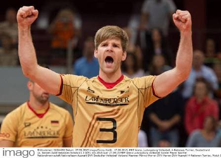 27.09.2015, MHP Arena, Ludwigsburg Volleyball, 4-Nationen-Turnier, Deutschland vs. Serbien Jubel Sebastian Schwarz ( 3 GER)