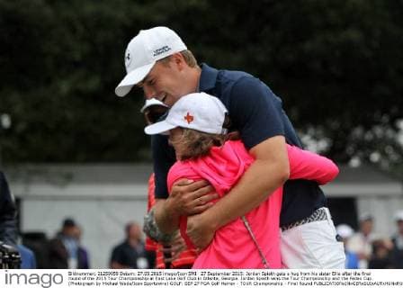 27 September 2015: Jordan Spieth gets a hug from his sister Ellie after the final round of the 2015 Tour Championship at East Lake Golf Club in Atlanta, Georgia. Jordan Spieth wins the Tour Championship and the Fedex Cup. (Photograph by Michael Wade Icon Sportswire) GOLF: SEP 27 PGA Golf Herren - TOUR Championship - Final Round Icon092715154 EDITORIAL USE ONLY