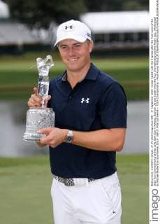 27 September 2015: Jordan Spieth with the trophies after the final round of the 2015 Tour Championship at East Lake Golf Club in Atlanta, Georgia. Jordan Spieth wins the Tour Championship and the Fedex Cup. (Photograph by Michael Wade Icon Sportswire) GOLF: SEP 27 PGA Golf Herren - TOUR Championship - Final Round Icon092715204 EDITORIAL USE ONLY