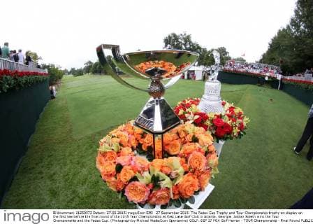 27 September 2015: The Fedex Cup Trophy and Tour Championship trophy on display on the first tee before the final round of the 2015 Tour Championship at East Lake Golf Club in Atlanta, Georgia. Jordan Spieth wins the Tour Championship and the Fedex Cup. (Photograph by Michael Wade Icon Sportswire) GOLF: SEP 27 PGA Golf Herren - TOUR Championship - Final Round Icon092715224 EDITORIAL USE ONLY