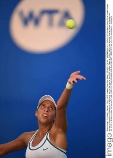 WUHAN, CHINA - SEPTEMBER 28: (CHINA OUT) Madison Keys of the United States serves to Magdalena Rybarikova of Slovakia during day two of the 2015 Wuhan Open at Optics Vally International Tennis Center on September 28, 2015 in Wuhan, Hubei Province of China.  CFP473573166 