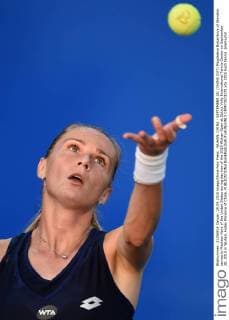 WUHAN, CHINA - SEPTEMBER 28: (CHINA OUT) Magdalena Rybarikova of Slovakia serves to Madison Keys of the United States during day two of the 2015 Wuhan Open at Optics Vally International Tennis Center on September 28, 2015 in Wuhan, Hubei Province of China.  CFP473573170 