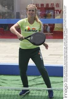 WUHAN, CHINA - SEPTEMBER 28: (CHINA OUT) Elina Svitolina of the Ukraine meets fans during day two of the 2015 Wuhan Open at Optics Vally International Tennis Center on September 28, 2015 in Wuhan, Hubei Province of China.  CFP473574463 