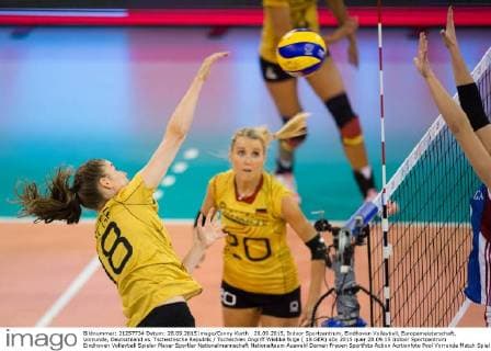 28.09.2015, Indoor Sportcentrum, Eindhoven Volleyball, Europameisterschaft, Vorrunde, Deutschland vs. Tschechische Republik Tschechien Angriff Wiebke Silge ( 18 GER)