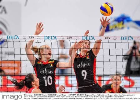 - ANTWERP, BELGIUM: Belgium s Freya Aelbrecht and Belgium s Lise Van Hecke pictured in action during the game between Belgium s Yellow Tigers and Turkey, the third match in Group B in the group stage of the CEV Women s Volleybal European Championship EM Europameisterschaft in Antwerp, Monday 28 September 2015. LUCxCLAESSEN  x04710221x