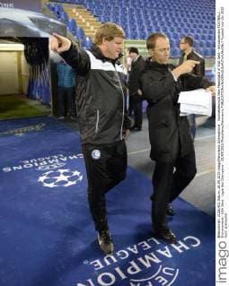 Vanhaezebrouck Hein Headcoach of KAA Gent - Entrainement FOOTBALL : Entrainement - KAA Gent - Ligue des Champions - 28 09 2015 PhotoNews Panoramic 