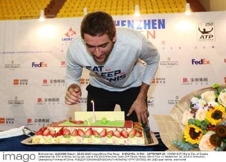 SHENZHEN, CHINA - SEPTEMBER 28: (CHINA OUT) Marin Cilic of Croatia celebrates his 27th birthday during day one of the 2015 Shenzhen Open ATP Tennis Herren World Tour on September 28, 2015 in Shenzhen, Guangdong Province of China.  CFP473573502 