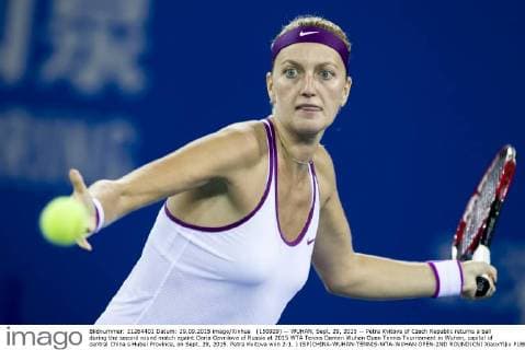 (150929) -- WUHAN, Sept. 29, 2015 -- Petra Kvitova of Czech Republic returns a ball during the second round match againt Daria Gavrilova of Russia at 2015 WTA Tennis Damen Wuhan Open Tennis Tournament in Wuhan, capital of central China s Hubei Province, on Sept. 29, 2015. Petra Kvitova won 2-1. ) (SP)CHINA-WUHAN-TENNIS-WTA-WUHAN OPEN-2ND ROUND(CN) XiaoxYijiu 