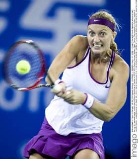 (150929) -- WUHAN, Sept. 29, 2015 -- Petra Kvitova of Czech Republic returns a ball during the second round match againt Daria Gavrilova of Russia at 2015 WTA Tennis Damen Wuhan Open Tennis Tournament in Wuhan, capital of central China s Hubei Province, on Sept. 29, 2015. Petra Kvitova won 2-1. ) (SP)CHINA-WUHAN-TENNIS-WTA-WUHAN OPEN-2ND ROUND(CN) XiaoxYijiu 