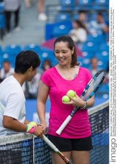 WUHAN, CHINA - SEPTEMBER 29: (CHINA OUT) Chinese retired tennis player Li Na attends the Master Class-FS Fan Engagement on day three of the 2015 Wuhan Open on September 29, 2015 in Wuhan, Hubei Province of China.  CFP473610870 
