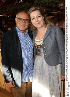 Felix Magath mit Ehefrau Nicola, Birgit s & Alexandra s Ladys Lunch im Fisch Baeda Festzelt am Oktoberfest in Muenchen am 29.09.2015
