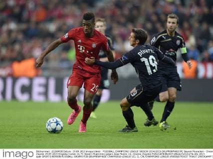FUSSBALL CHAMPIONS LEAGUE SAISON 2014 2015 GRUPPENPHASE FC Bayern Muenchen - Dinamo Zagreb 29.09.2015 Kingsley Coman (li, FC Bayern Muenchen) gegen Josip Pivaric (re, Dinamo Zagreb) 