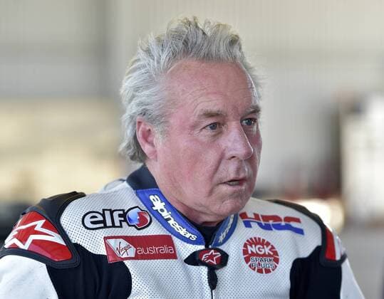 Wayne Gardner, AUS, bei der Praesentation der Suter mmx 500, auf dem Flugplatz in Duebendorf, Schweiz, 29.09.2015 