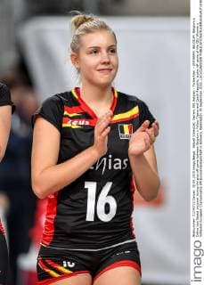 Aktuell Volleyball, Damen, EM, Belgien - Tschechien - ANTWERP, BELGIUM: Belgium s Celine Van Gestel pictured during the play off game between Belgium s Yellow Tigers and Czech Republic, a play off game of the CEV Women s Volleybal European Championship EM Europameisterschaft in Antwerp, Wednesday 30 September 2015. LUCxCLAESSEN  x04711398x
