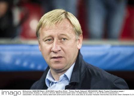 Trainer, Coach, Aleksandr YERMAKOVICH (Bate); Fussball Champions League Gruppenphase, Spieltag 1, Gruppe E, Hinspiel, Bayer 04 Leverkusen (LEV) - FC Bate Borisov (Bate) 4:1, am 16.09.2015 in Leverkusen Deutschland.