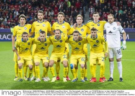 Die Mannschaft, das Team, von FC BATE Borisov vor dem Spiel bei Teamfoto, Mannschaftsfoto (hi.v.l.): Dmitri BAGA, Nemanja MILUNOVIC, Kaspars DUBRA, Aleksandr HLEB, Nikolai SIGNEVICH, Torwart Sergei CHERNIK; (vorne v.l.) Ilya ALEKSIEVICH, Denis POLYAKOV, Igor STASEVICH, Mikhail GORDEICHUK, Filip MLADENOVIC; Fussball Champions League Gruppenphase, Spieltag 1, Gruppe E, Hinspiel, FC Bate Borisov (Bate), am 16.09.2015 in Leverkusen.